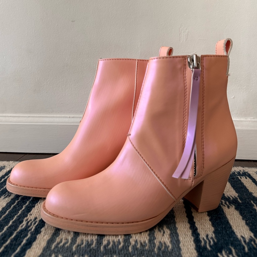 ACNE Studios X Honey Dijon Pistol Boots in Pink Faux Leather (NIB) - Picture 2 of 6